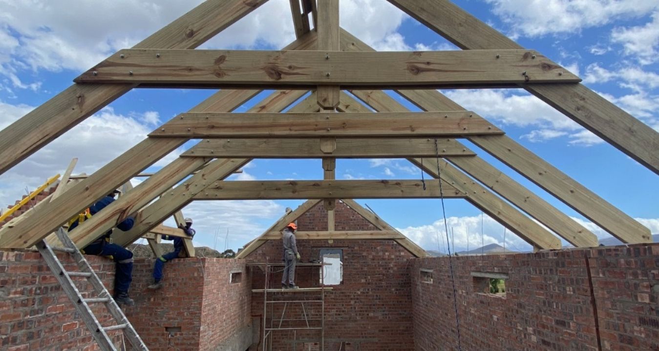 Boltman roofing trusses Decking, Ceilings & Fastners